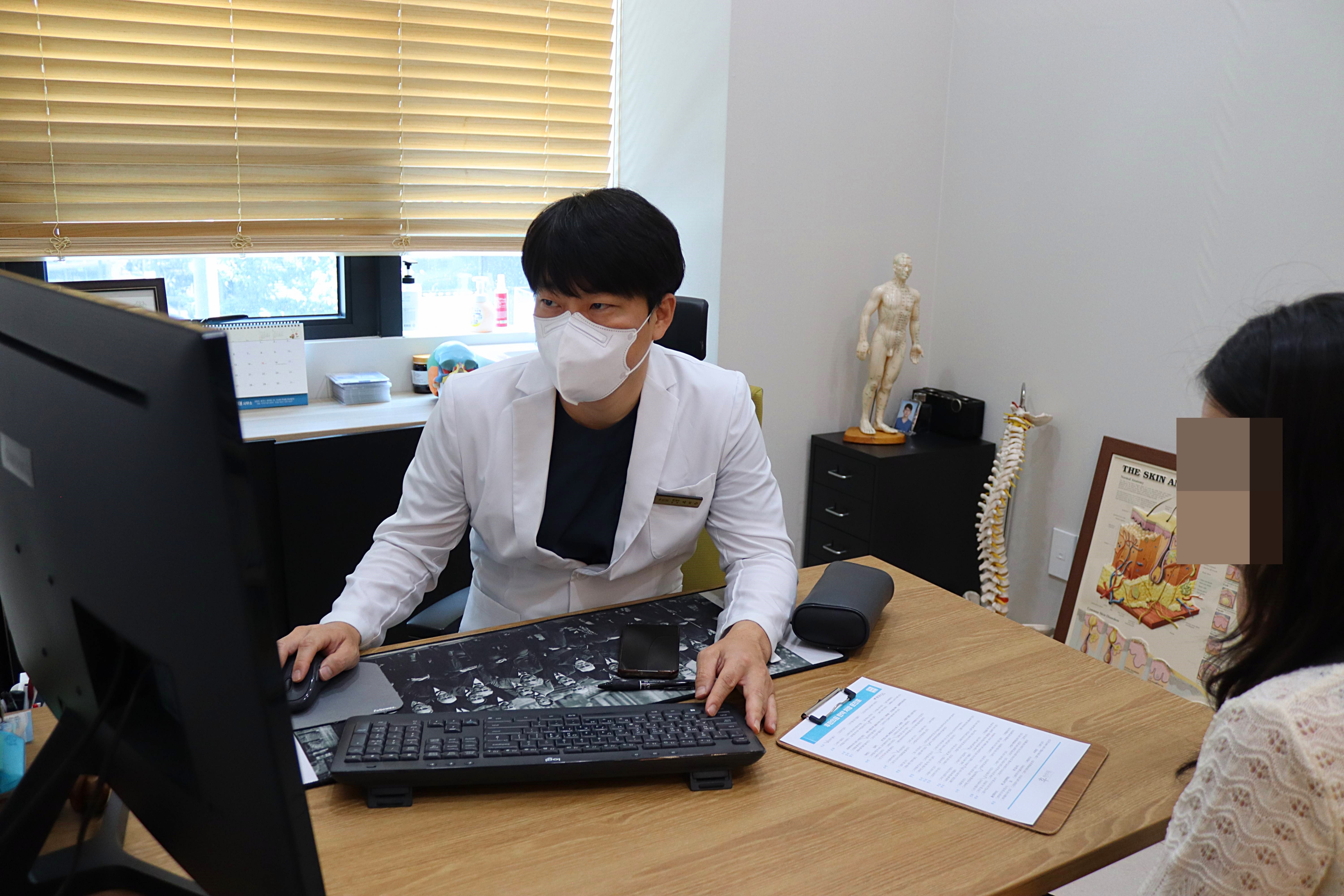 경희 후한의원 원장님의 여드름 흉터 일대일 맞춤 상담